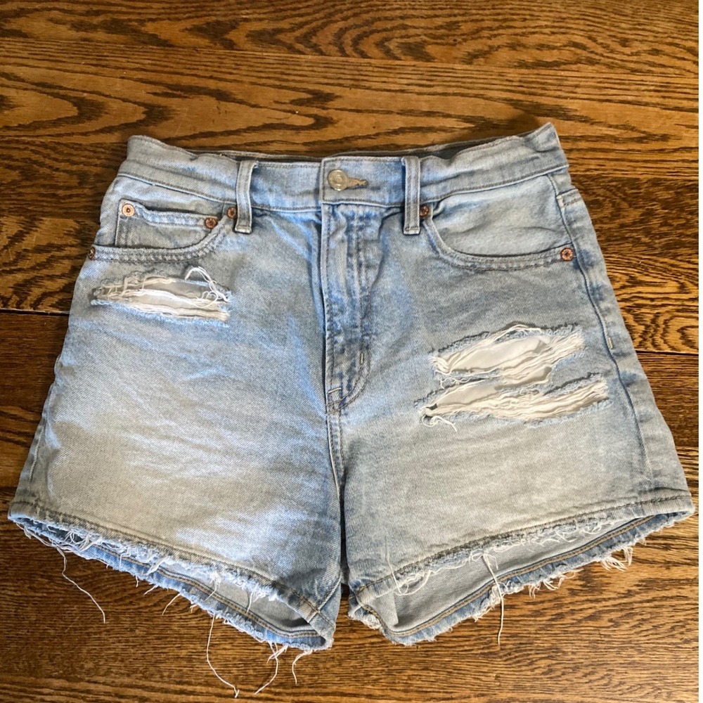 American Eagle Highest Rise 90s Boyfriend Shorts Light Wash Distressed Blue 4